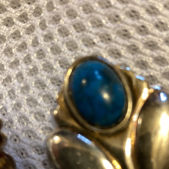 Vintage western style clip on earrings easily converted to pierced if you wish - Picture 8 of 9